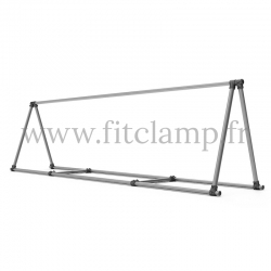 Display-Rahmen schräg in Rohrstruktur. FitClamp.