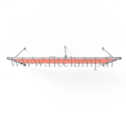 Fester Display-Rahmen mit Spannplane in Rohrstruktur.