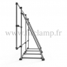 Cadre d’affichage XL sur pied pour bâche tendue en structure tubulaire. Assemblage tubulaire Tube Aluminium C42