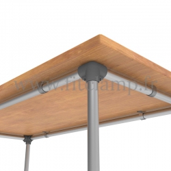 Table renforcée en structure tubulaire C42 acier galvanisé et raccord tubulaire angle. FitClamp