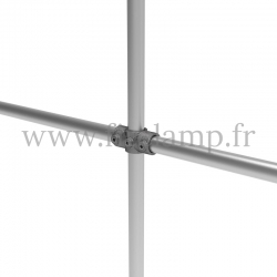Double wall-mounted clothes rail - tubular structure. Tubular structure with galvanised steel round tubes Ø B 34.