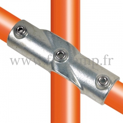 Conector tubular 130: Cruz inclinada compatible con 3 tubos para montaje tubular. con doble protección de galvanizado. FitClamp.