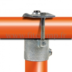 Rohrverbinder 135: Kurzes offenes T-Stück geeignet für 2 Rohre für Rohrkonstruktion. Empfohlenes Anzugsmoment: 40Nm.