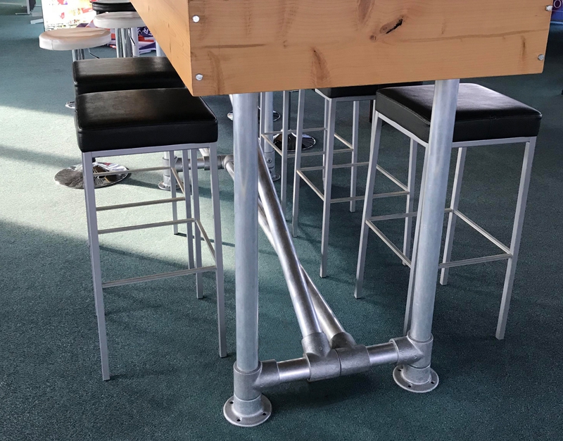 Muebles con kits tubulares: mesas y estanterías - FitClamp